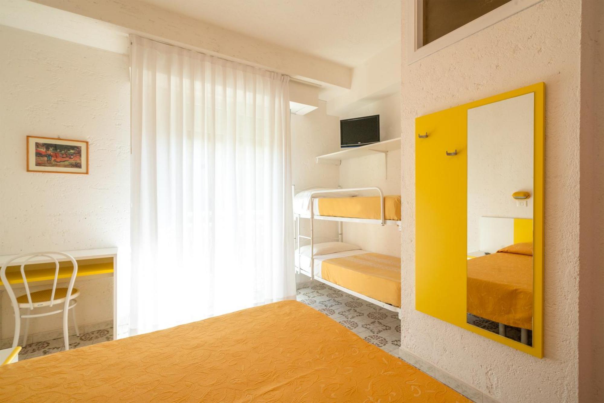 Hotel Marconi Cattolica Exterior foto