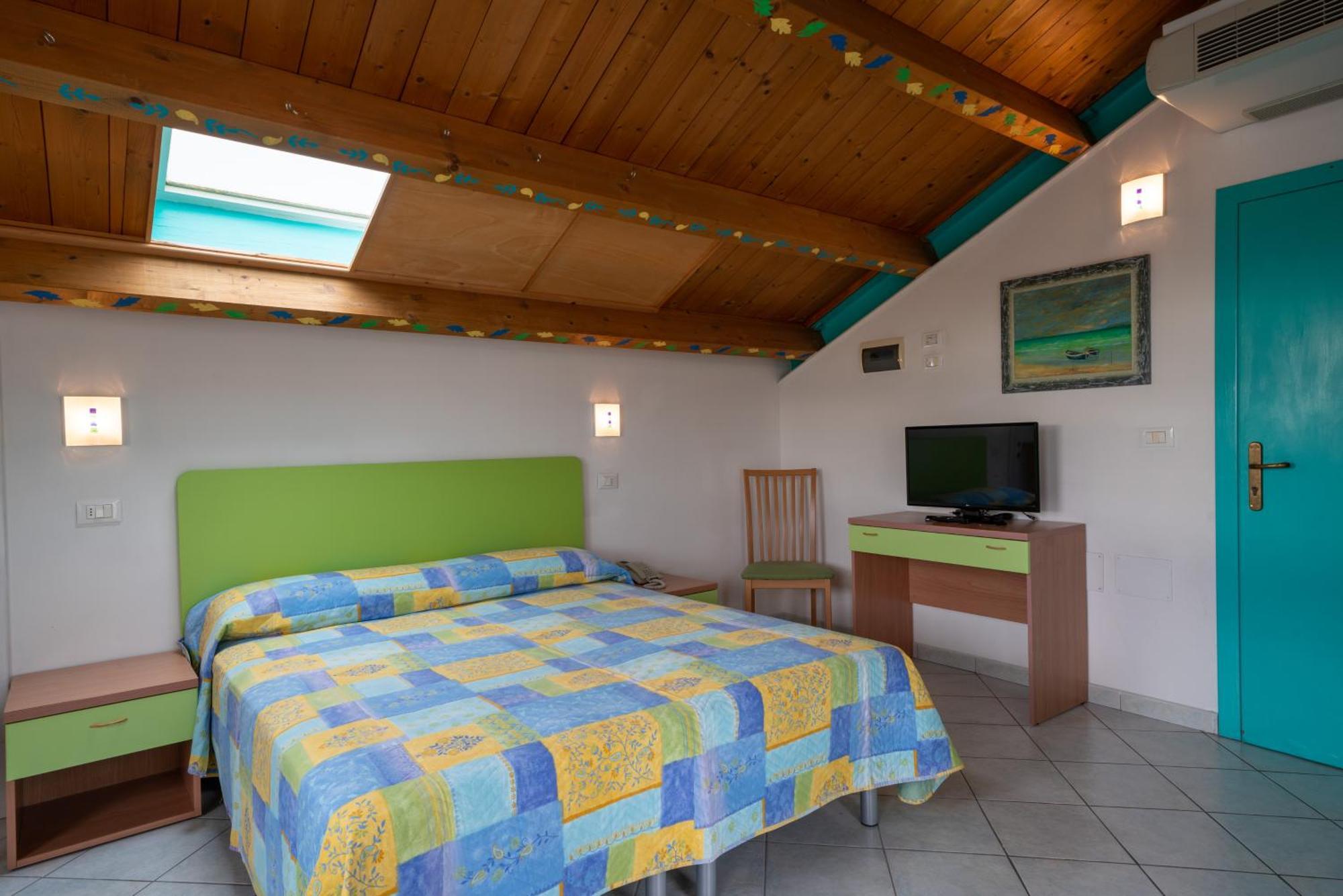 Hotel Marconi Cattolica Exterior foto