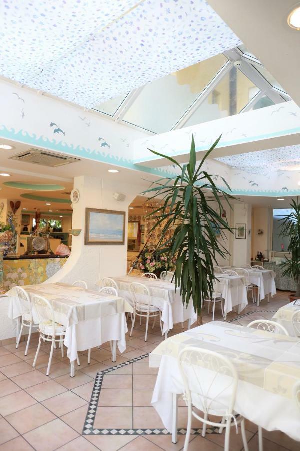 Hotel Marconi Cattolica Exterior foto
